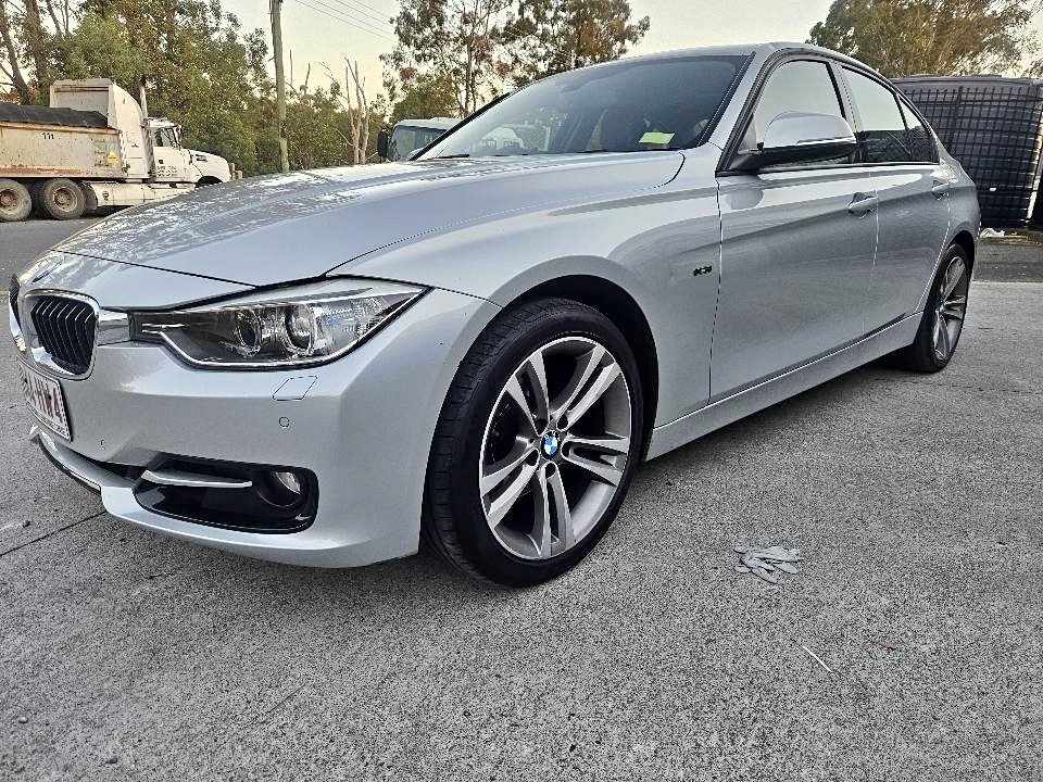 2013 BMW 320i F30