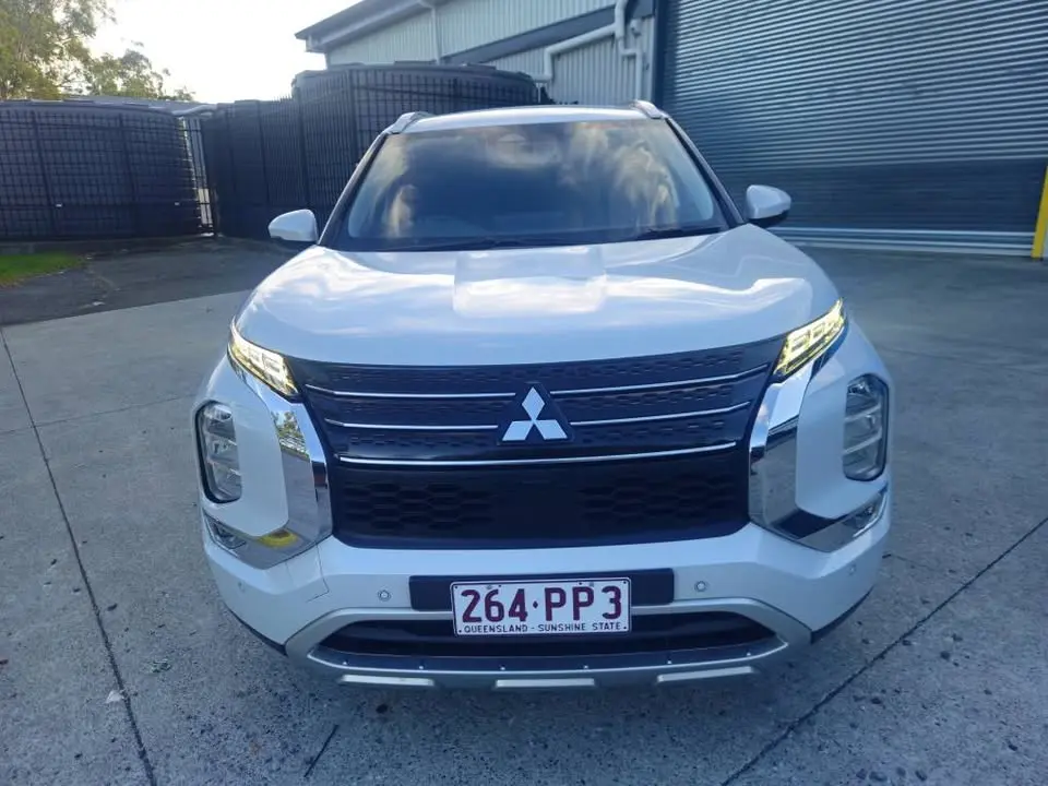 23-06-2026-mitsubishi-outlander-7seater-003.webp