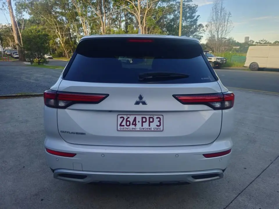 23-06-2026-mitsubishi-outlander-7seater-008.webp